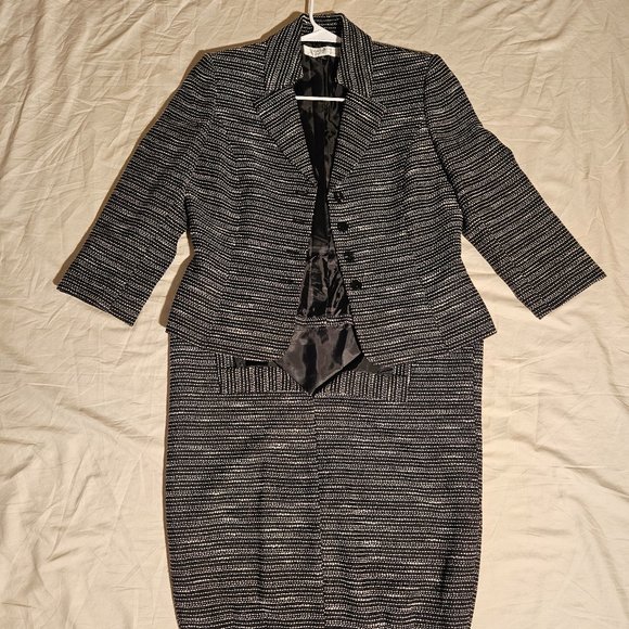 Tahari Two-Piece - Women's - Picture 1 of 10